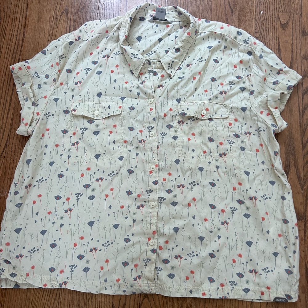Ascend cream floral lightweight button up shirt Size XXL #summer #cottagecore